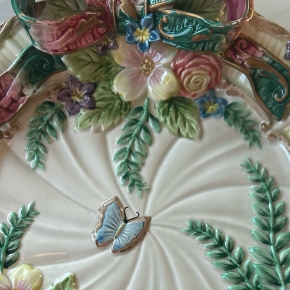 Vintage Fitz and Floyd Classics Embossed Plate - Picture 4 of 16